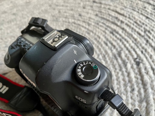 Зеркальная камера CANON EOS 5D Mark II