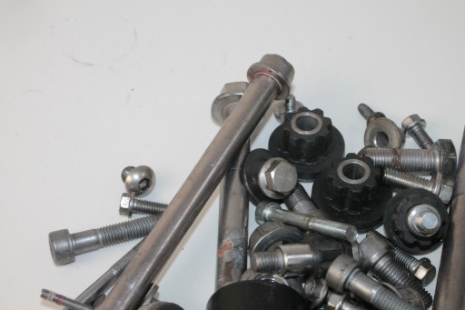 КОМПЛЕКТ БОЛТОВ TRIUMPH BONNEVILLE T100 SE 900