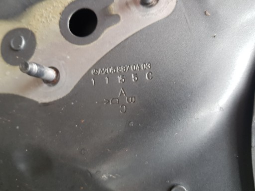 MASKA POKRYWA SILNIKA MERCEDES-BENZ A205 W205 14 15 16 17 ORYGINAŁ OE OEM