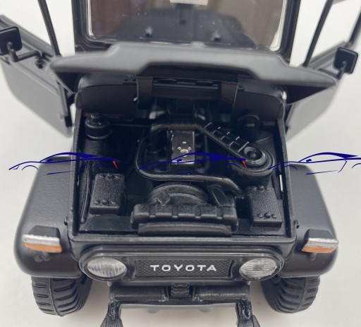 Toyota FJ 40 Hard Top 1:24 черный Motormax 79323