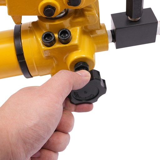 Hydrauliczna Pompa Ręczna Żółta (Z Manometrem) 700bar Pojemność Oleju 700cc