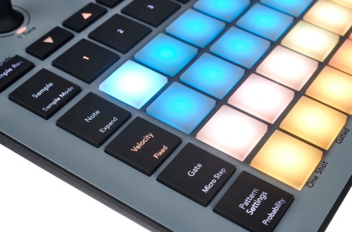 Секвенсор ритм-сэмплера Novation Circuit