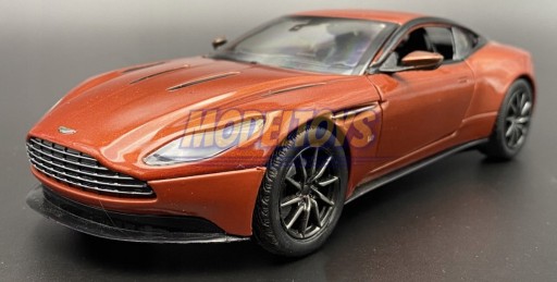 Aston Martin DB11 1:24 модель Motormax 79345 cinnebar orange