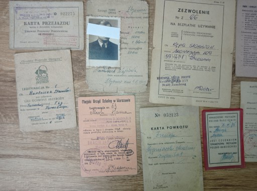 СТАРЫЕ ДОКУМЕНТЫ - РАЗРЕШЕНИЯ - Удостоверения личности + ДРУГОЕ - 1940-1975 гг.