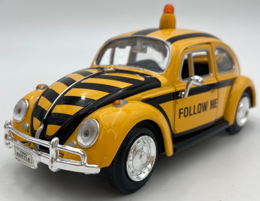 VW Beetle Käfer Airport Follow Me1966 модель 1:24 Motormax 79590