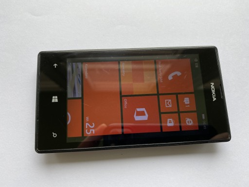 Телефон Nokia Lumia 520 в комплектации без замка