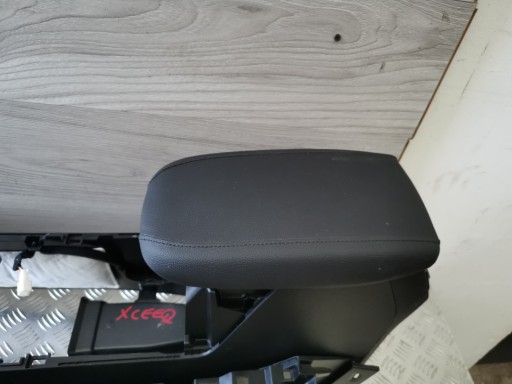 KIA X-CEED CEED III LIFT 23 ПОДЛОКОТНИК ЦЕНТРАЛЬНЫЙ ТУННЕЛЬ