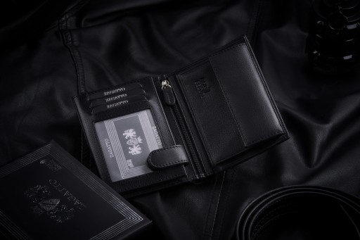 Вертикальный мужской кожаный кошелек черного цвета с элегантной RFID-застежкой ZAGATTO