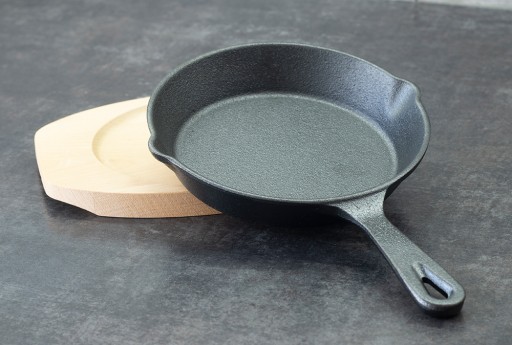 NACZYNIE ŻELIWNE do serwowania, zapiekania śr 16cm