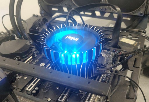 Оригинальный LGA 1700 INTEL Laminar RH1 COOLING с коробкой i9