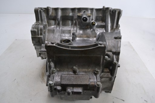 HONDA CBR 600 F4 PC35 картер двигателя