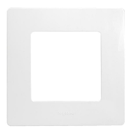 Одинарная белая рамка Legrand Niloe 665001