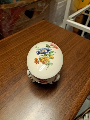 ФАРФОРОВАЯ КОРОБКА