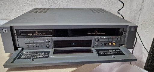 Видеорегистратор Hi8 VHS Universum VRP-4335