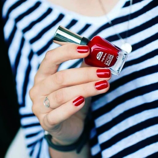 Лак для ногтей Sally Hansen Salon Complete Red It