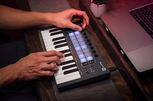 КЛАВИАТУРА УПРАВЛЕНИЯ NOVATION FLKEY MINI FL STUDIO