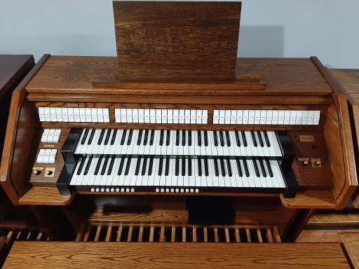 ЦИФРОВОЙ ЦЕРКОВНЫЙ ОРГАН JOHANNUS OPUS 1200 DELUXE С РОЛИКОМ