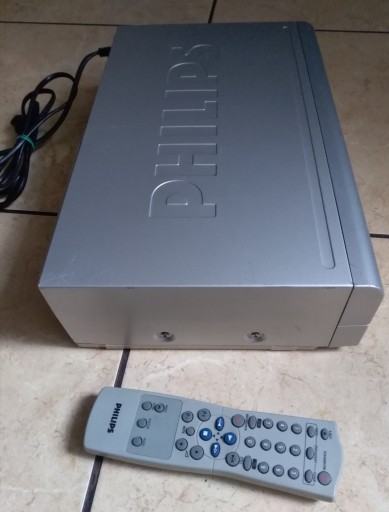 Видеомагнитофон Philips VR540, красивая картинка, ДИСТАНЦИОННЫЙ!