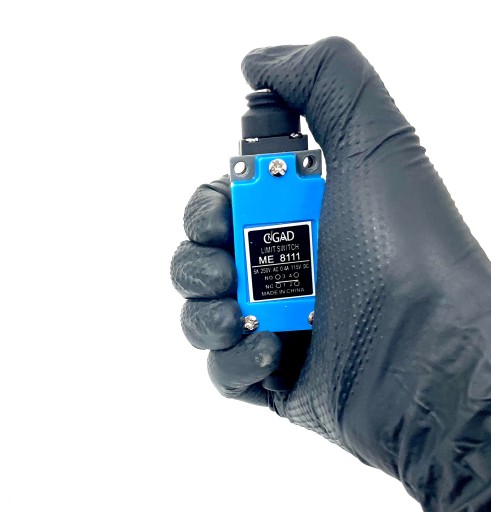 ME-8111 wyłącznik krańcowy z trzpieniem 6,8mm wciskany IP65 NO+NC