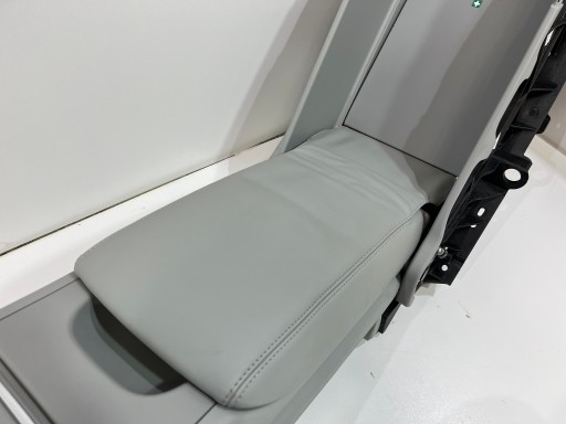 ЗАДНИЙ ПОДЛОКОТНИК AUDI A8 D4 СЕРАЯ КОЖА, В КОМПЛЕКТЕ