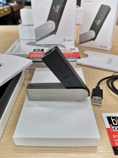 Безопасный аппаратный кошелек LEDGER NANO X ETH DOGE XRP + монета BTC