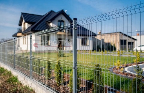панельный забор по системе ral панельный бетонный фундамент 1,19м+20см 6005