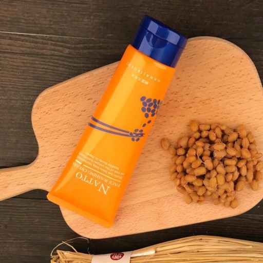 Средство для снятия макияжа Hanajirushi Natto Essence.