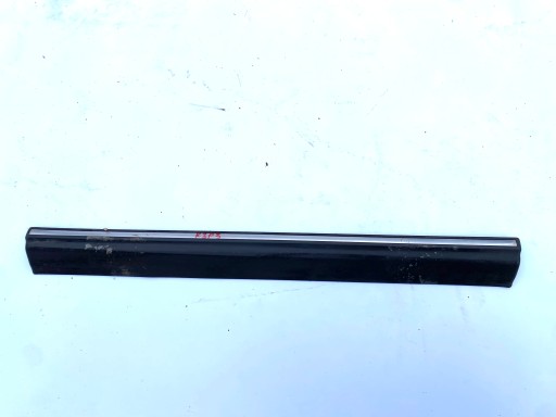 Нижняя накладка на крыло Mercedes W123 S123