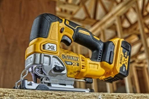 Akumulatorowa wyrzynarka DCS334NT DeWalt + walizka