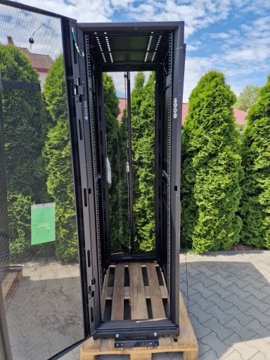 СЕРВЕРНЫЙ ШКАФ DELL SX 42U R3100X717 APC