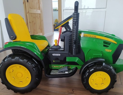 АККУМУЛЯТОРНЫЙ ТРАКТОР JOHN DEERE 12 В С ПРИЦЕПОМ