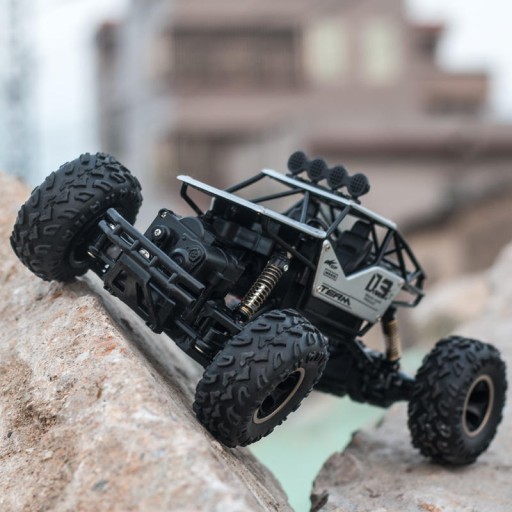 Большой внедорожник RC 4x4 с дистанционным управлением и батарейками типа АА