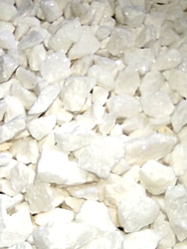 ŚNIEŻNO BIAŁY GRYS KAMIEŃ GRECKI NAJBIELSZY ŻWIR 8-16 MM DO OGRODU 24 KG