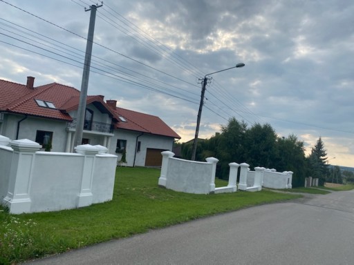 Бетонные усадебные заборы с рамой