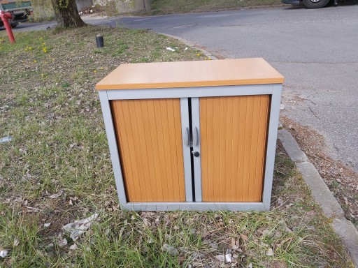 Metalowa szafa obrotowa WALLER z drzwiami chowanymi 83 x 87 wys 200