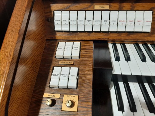 ЦИФРОВОЙ ЦЕРКОВНЫЙ ОРГАН JOHANNUS OPUS 1200 DELUXE С РОЛИКОМ