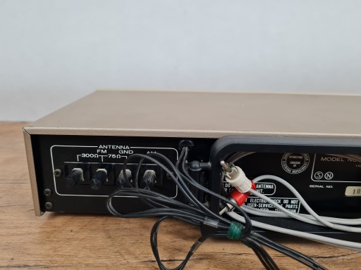 Marantz ST310 — стерео тюнер