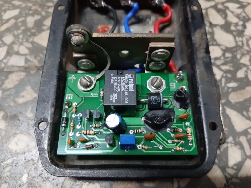 Регулятор напряжения M72 12V