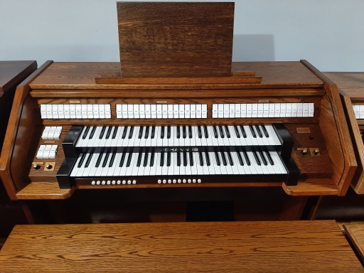 ЦИФРОВОЙ ЦЕРКОВНЫЙ ОРГАН JOHANNUS OPUS 1200 DELUXE С РОЛИКОМ