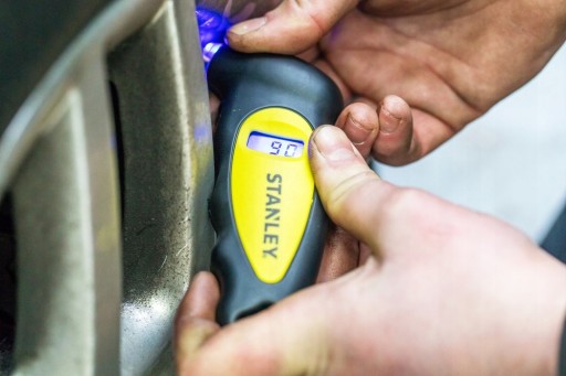 STANLEY 80-874 ЦИФРОВОЙ МАНОМЕТР В ШИНАХ