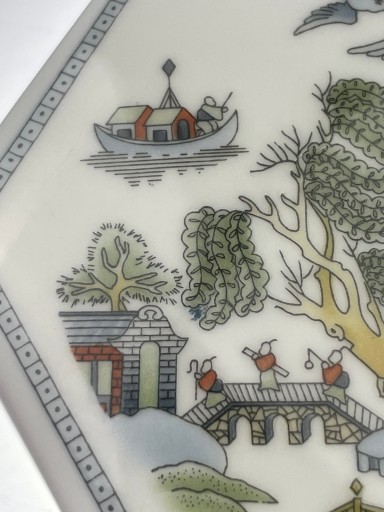 Фарфоровая шкатулка Wedgewood Bone China Chinese Legend