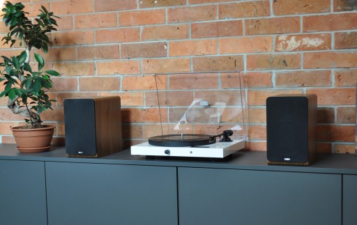 PRO-JECT JUKE BOX E + BT + ACOUSTIC ENERGY AE100