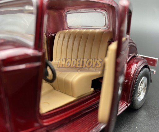 Металлическая модель Ford Coupe 1932 года 1:24 Motormax 73251