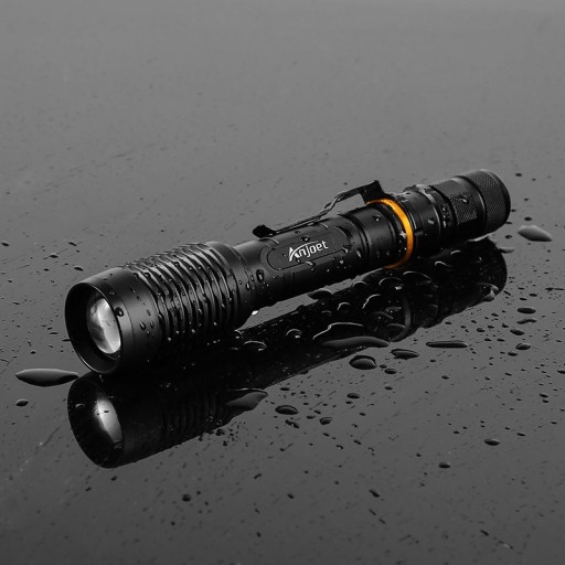 Latarka Taktyczna LED CREE T6 2 Ak. BARDZO MOCNA