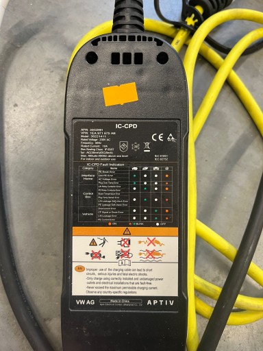 Сетевое зарядное устройство VW 1EA971675AB