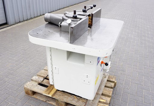 FREZARKA DOLNOWRZECIONOWA BAUERLE 7,5kW BLAT: 1100x920mm żeliwna prowadnica