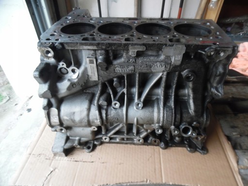BMW E81 E90 E60 - 2.0D b47D20A БЛОК ДВИГАТЕЛЯ