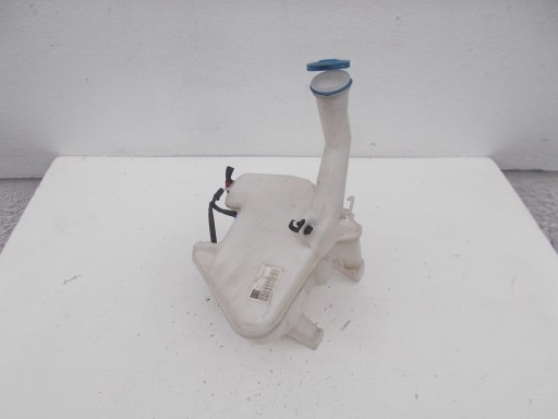 Бачок омывателя лобового стекла Toyota Yaris II 06-11