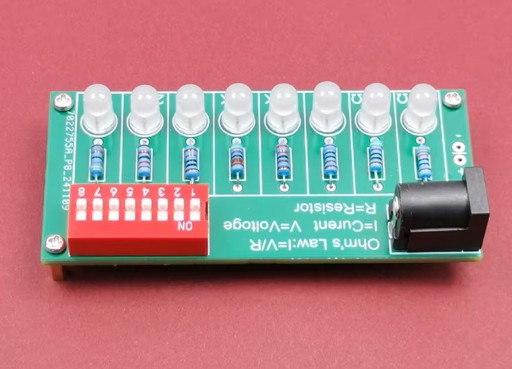 Prawo Ohm'a płytka testowa z diodami led do lutowania