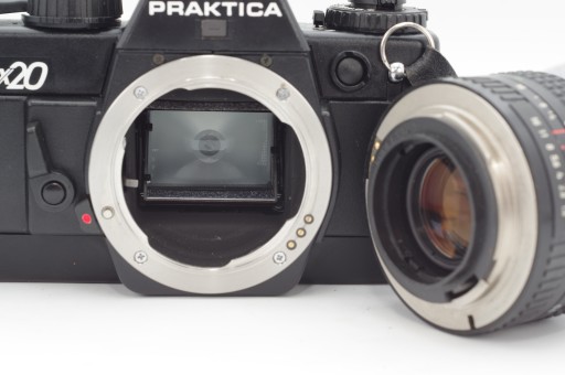 PRAKTICA BX20 + PRAKTICAR 1.8/50 + РЕМЕНЬ - очень хорошее состояние - не пропустите